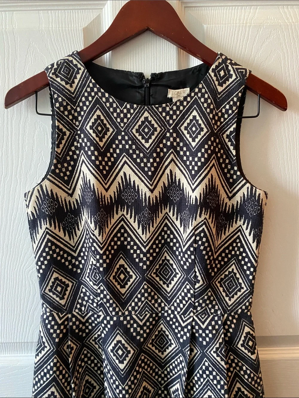 J. Crew Sleeveless Black and Cream Geometric Chevron Sheath Dress Size 0